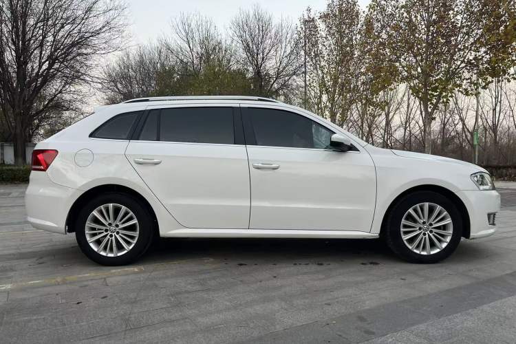 Used Volkswagen Gran Lavida 2013 1.6L Automatic Comfort Model
