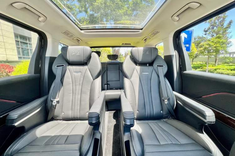 Used Hongqi HQ9 2023 2.0T Smart Connect Flagship Edition
