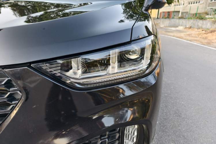 Used Wey VV5 2017 2.0T Ultra-Luxury Version
