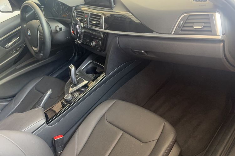 Used BMW 3 Series 2016 316Li Fashion Model
