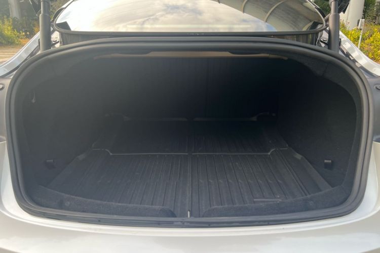 Used Tesla Model 3 2023 Rear-Wheel-Drive Version
