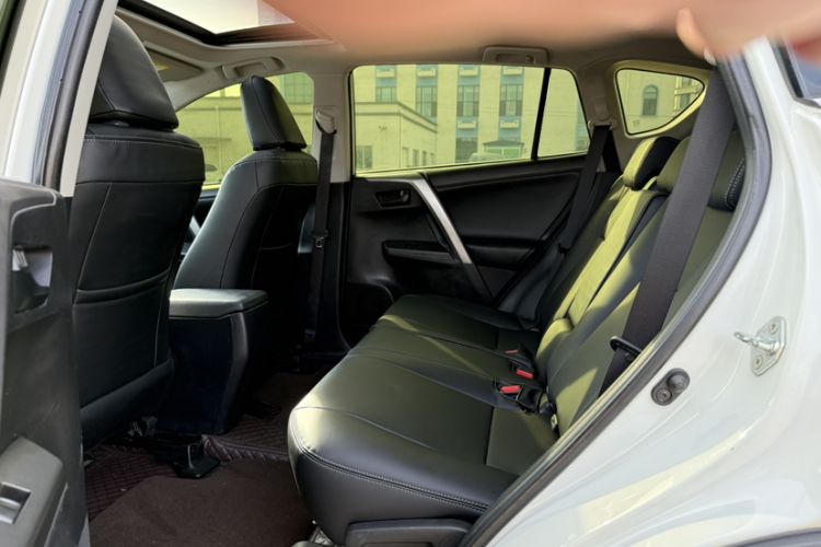 Used Toyota RAV4 2019 2.0L CVT Two-Wheel Drive Pioneer Edition China V Standard
