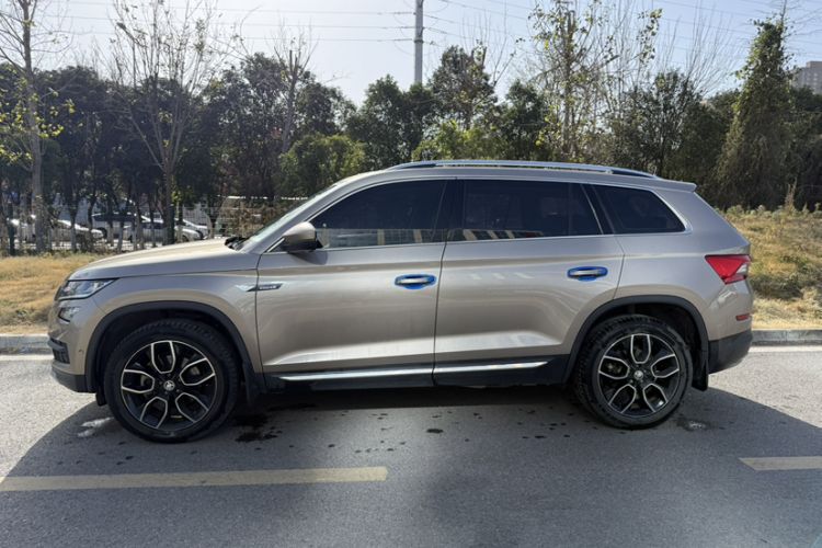 Used Skoda Kodiaq 2019 Facelifted TSI330 7-Seater Two-Wheel-Drive Luxury Enjoyment Edition China VI Standard
