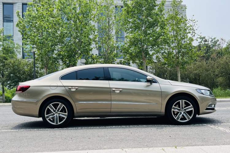 Used Volkswagen FAW-Volkswagen CC 2015 2.0 TSI Luxury Model
