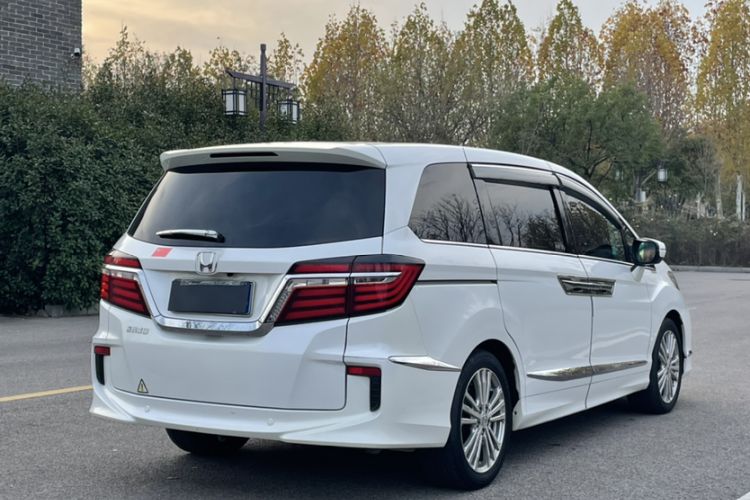 Used Honda Elysion 2016 2.4L Style Edition
