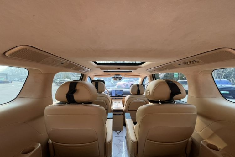 Used VOYAH Dream 2025 PHEV Four-Wheel-Drive Flagship Version – Qiankun Edition
