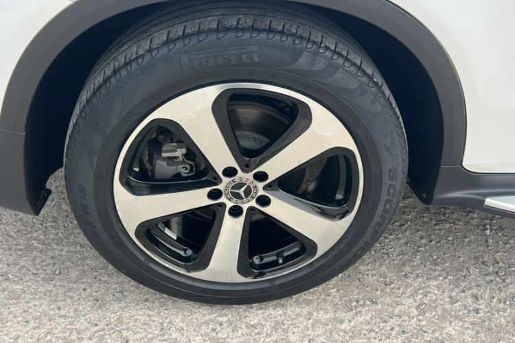 Used Mercedes-Benz GLC 2019 Facelift GLC 260 L 4MATIC Luxury Model
