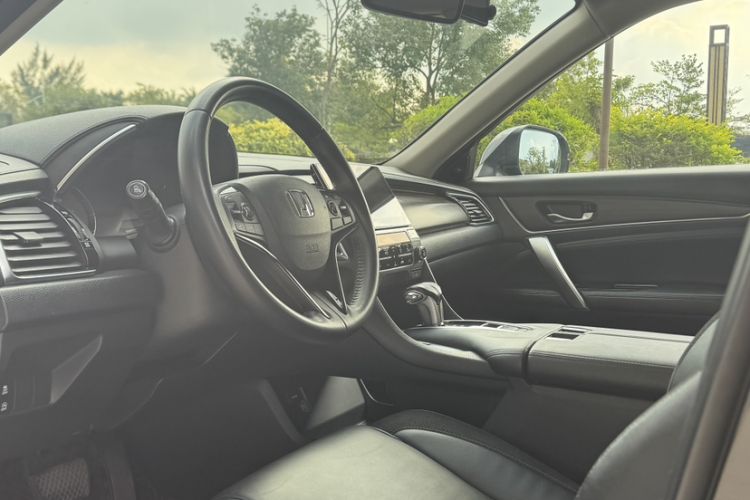 Used Honda Avancier 2017 240TURBO Two-Wheel Drive Premium Edition