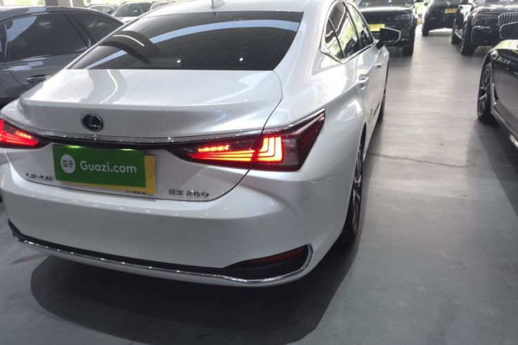 Used Lexus ES 2020 260 Excellence Edition
