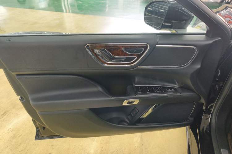 Used Lincoln Continental 2017 2.0T Two-Wheel Drive Deluxe Edition
