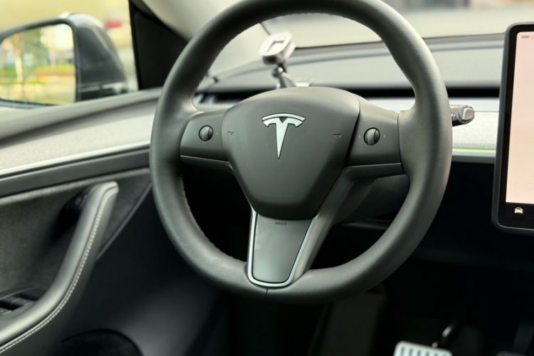 Used Tesla Model Y 2024 Rear-Wheel-Drive Version