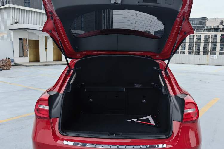 Used Mercedes-Benz GLA 2015 GLA 220 4MATIC Fashion Model
