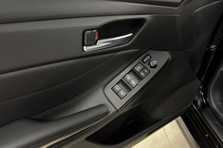 Used Toyota Avalon 2019 Dual-Engine 2.5L Luxury Edition China VI Standard
