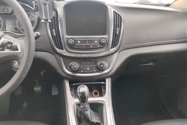 Used Baojun 560 2015 1.8L Manual Luxury Model
