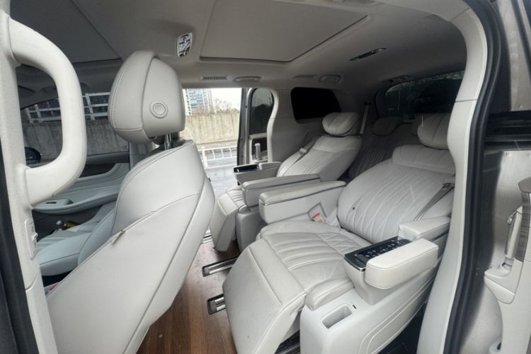 Used Roewe iMAX8 2023 400TGI Comfort Edition
