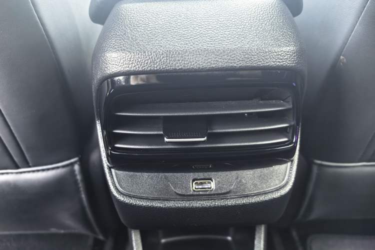 Used MG 5 2021 180 DVVT Manual Youth Luxury Edition
