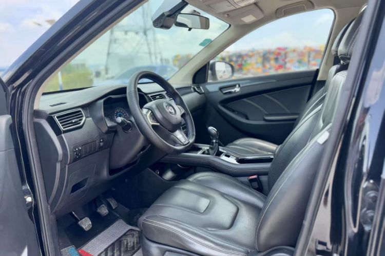 Used Dongfeng Fengon 580 2016 1.5T Manual Luxury Version
