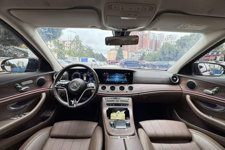 Used Mercedes-Benz E-Class 2023 Facelift E 260 L
