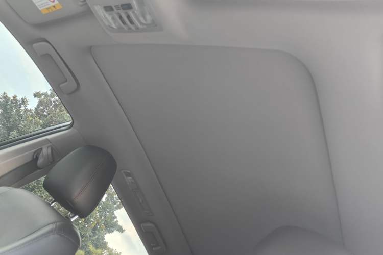 Used Toyota Highlander 2018 2.0T Four-Wheel Drive Luxury Version 7 Seats China VI Standard
