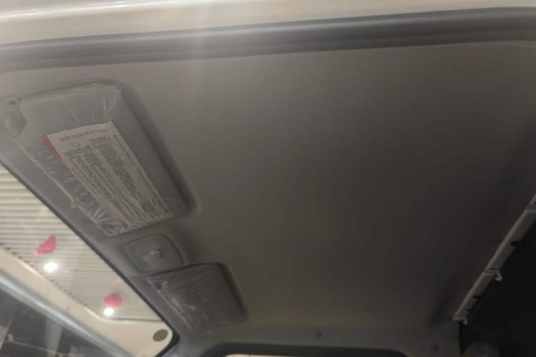 Used  01 2023 Light Edition 1.5kW Charging Single-Row Closed-Body 2-Seater Cargo Van
