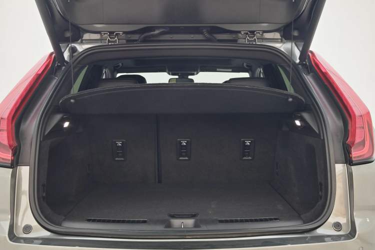 Used Cadillac XT4 2018 28T Two-Wheel Drive Leading Version
