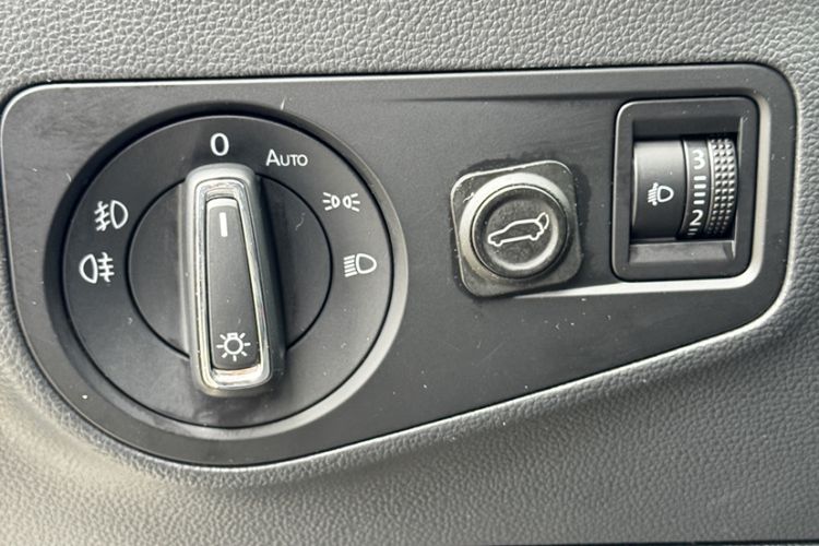 Used Volkswagen Tiguan L 2019 Updated Version 330TSI Automatic Two-Wheel Drive Panoramic Comfort Edition China VI Standard