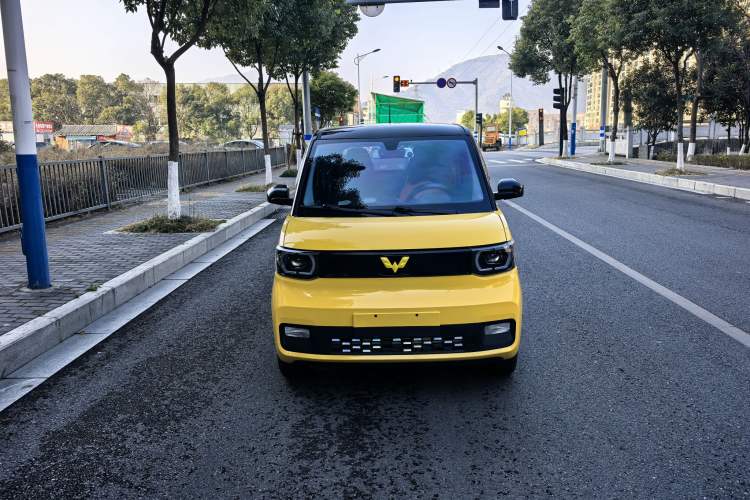 Used Wuling Hongguang MINIEV 2021 Macaron Premium Model – Lithium Iron Phosphate
