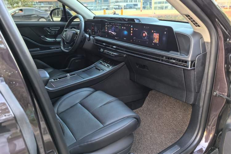 Used Lincoln Corsair 2023 2.0T All-Wheel-Drive Prestige Version
