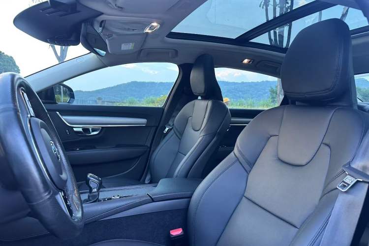 Used Volvo S90 2019 T4 Zhiyi Edition
