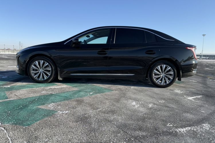 Used Hongqi E-QM5 2022 431 km Charge & Enjoy Edition
