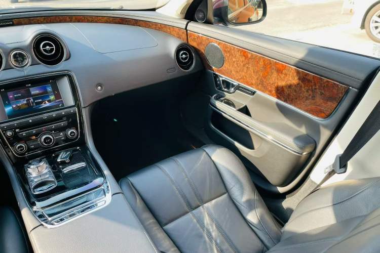 Used Jaguar XJ 2016 XJL 3.0 SC Two-Wheel-Drive Elegant Business Edition