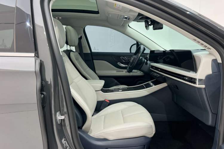 Used Lincoln Corsair 2023 2.0T Two-Wheel-Drive Luxury Edition