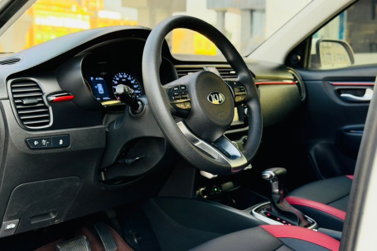 Used Kia KX Cross 2017 1.4L AT GLS
