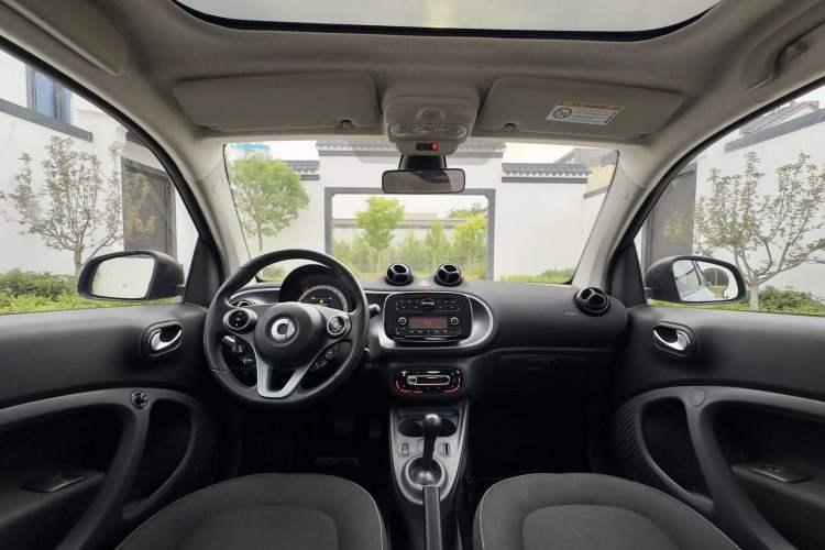Used  fortwo 2015 1.0L 52 kW Hardtop Passion Edition
