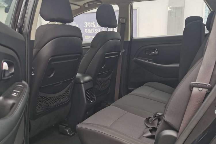 Used Kia Carens 2013 2.0L 7-Seater Automatic Standard Version China IV Standard
