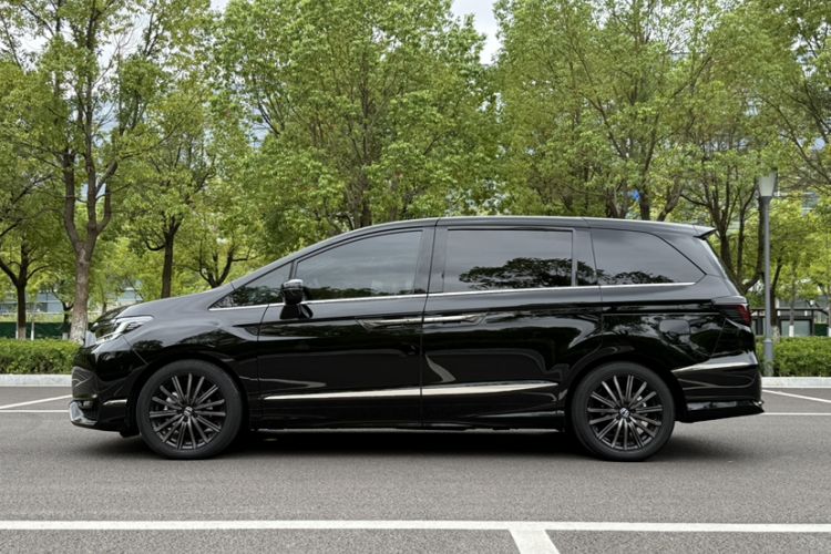 Used Honda Elysion 2024 2.0L eHEV Ultimate Edition
