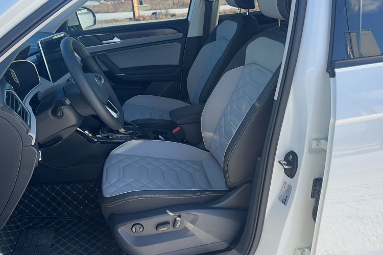 Used Volkswagen Tayron 2024 300TSI Two-Wheel-Drive Luxury Plus Advanced Version
