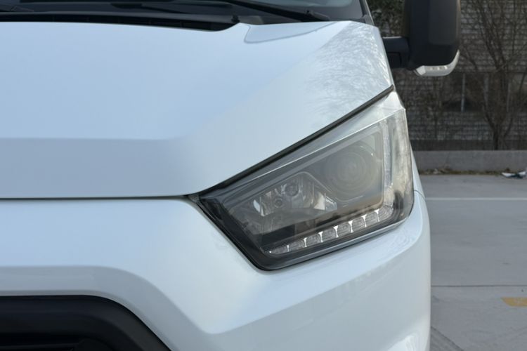 Used JMC Transit 2019 2.8T Commercial Version Short Wheelbase Mid-Roof 6-Seater China VI JX493
