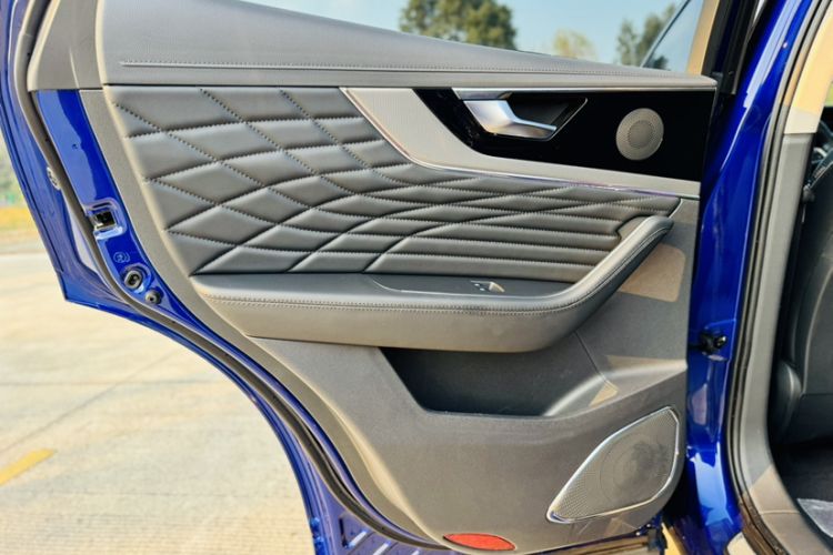 Used Hongqi HS5 2022 Revised Version 2.0T Smart Connect Flagship Edition
