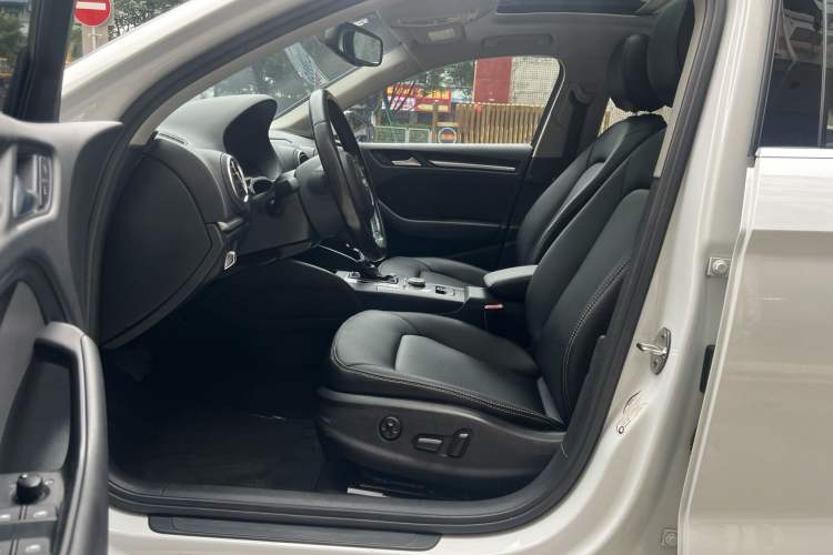 Used Audi A3 2015 Limousine 35 TFSI Millionth Anniversary Intelligent Leading Model
