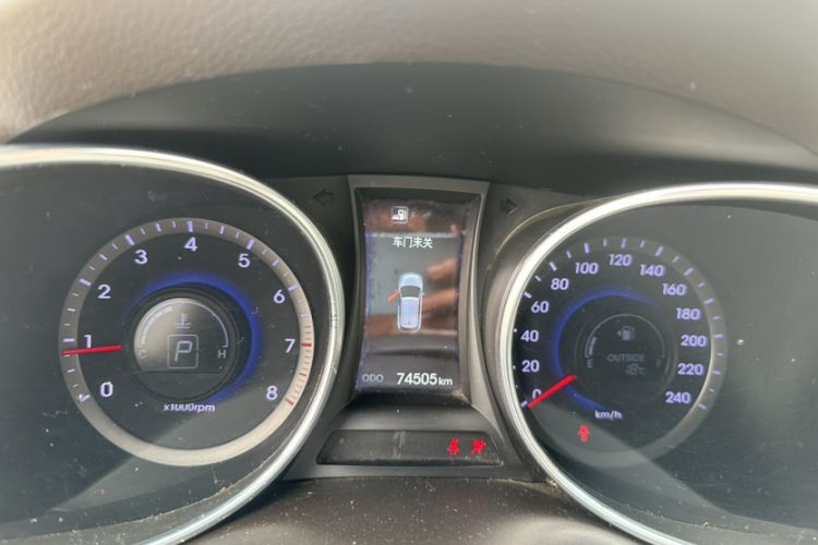 Used Hyundai Santa Fe 2013 Revised Version 2.4L Automatic All-Wheel Drive Smart Type
