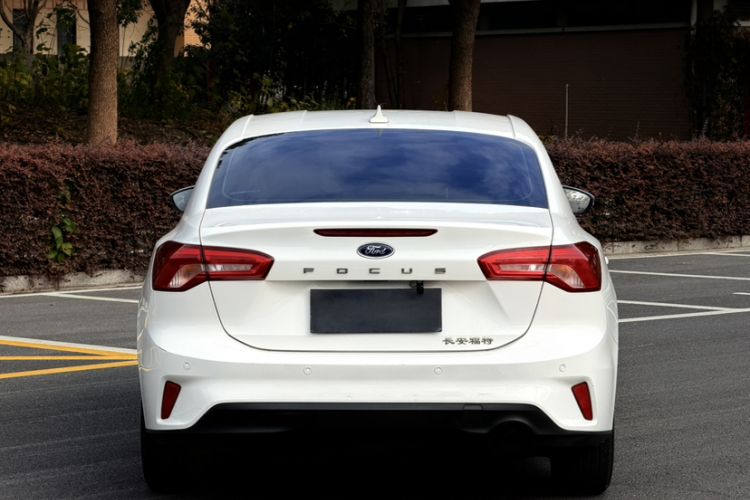 Used Ford Focus 2019 Sedan 1.5L Automatic FENGYUE Model China V Standard
