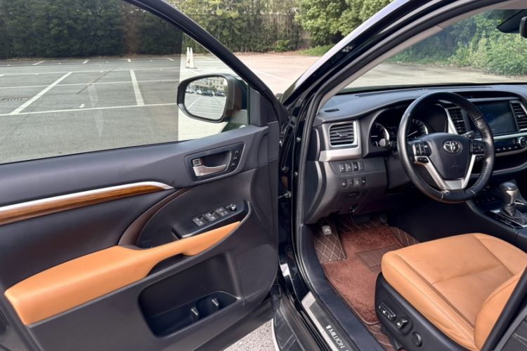 Used Toyota Highlander 2020 2.0T Four-Wheel Drive Millionth Anniversary Edition 7 Seats
