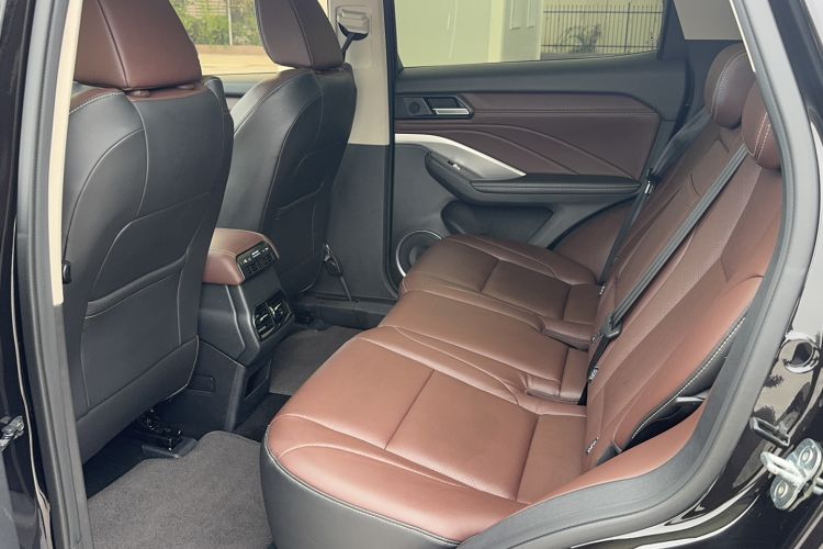 Used Wey VV6 2018 2.0T Two-Wheel-Drive Ultra-Luxury Version China V Standard
