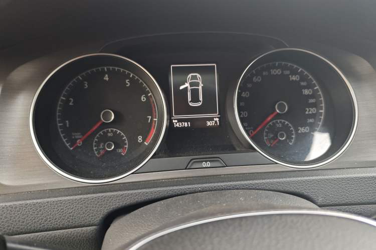 Used Volkswagen Golf 2014 1.4TSI Automatic Luxury Model
