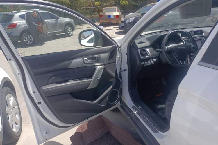 Used Haval H2 2017 Red-Label 1.5T Automatic Two-Wheel Drive Luxury Model
