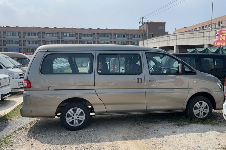 Used FORTHING Lingzhi 2023 M5L 1.6L Comfort 9-Seater
