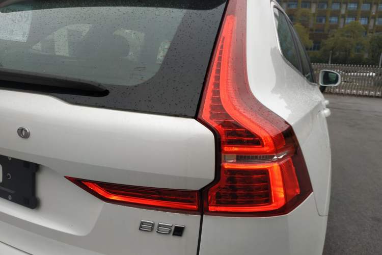 Used Volvo XC60 2025 B5 Four-Wheel Drive Smart & Advanced Luxury Edition
