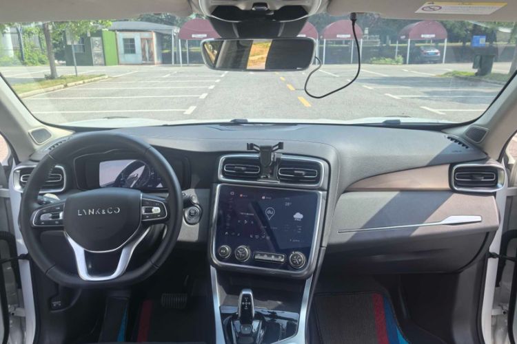 Used Lynk & Co 01 2019 2.0T Two-Wheel-Drive Pro Version China VI Standard
