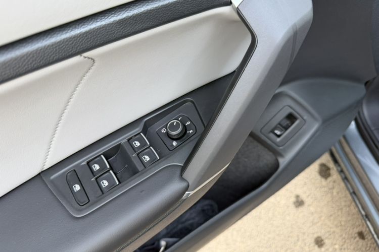 Used Volkswagen Tayron 2023 330TSI Two-Wheel-Drive R-Line High-Energy Version
